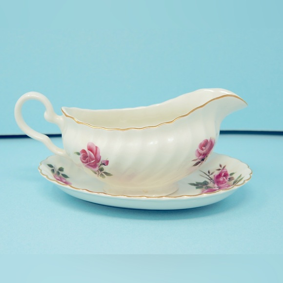 Vintage Johnson’s Brothers ROSE Fine China Gravy Boat Made In England Iron Stone - Picture 5 of 11